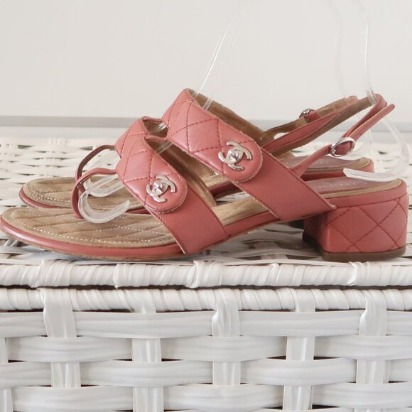 Chanel Quilted Leather Logo Sandals – Designer Summer Slides in Coral Pink - Picture 2 of 16